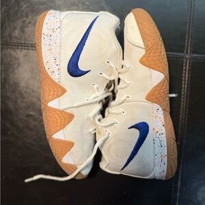 Kyrie Irving 4 Nike Uncle Drew Size 6Y